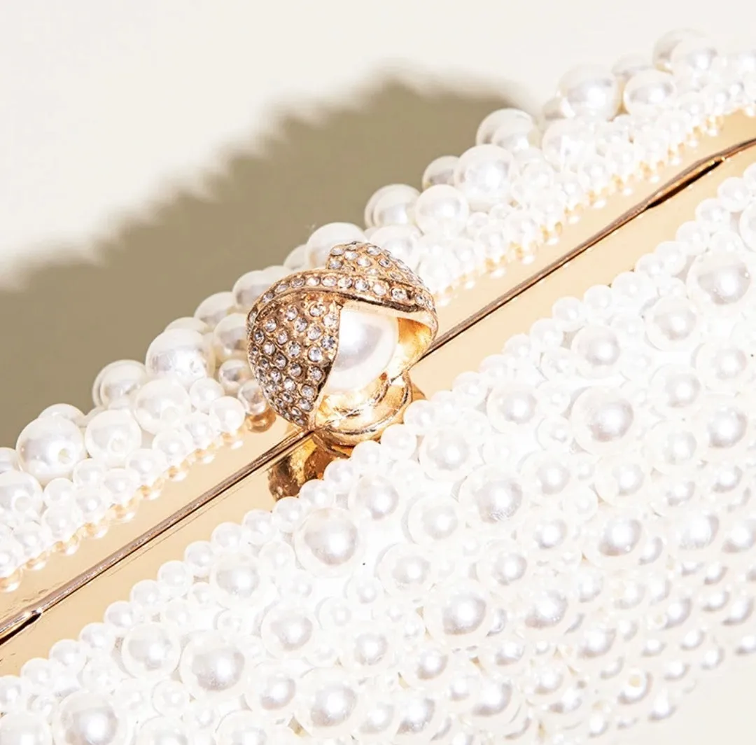 Ariel Pearly Clutch (Gold)