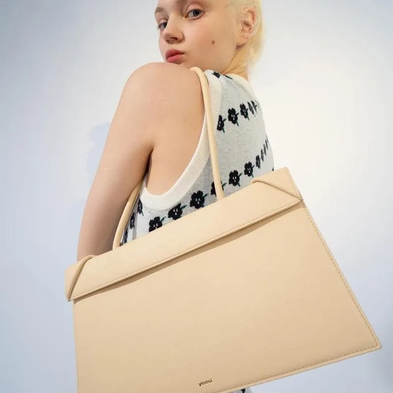 Click Medium Foldable Shoulder Bag - Apricot