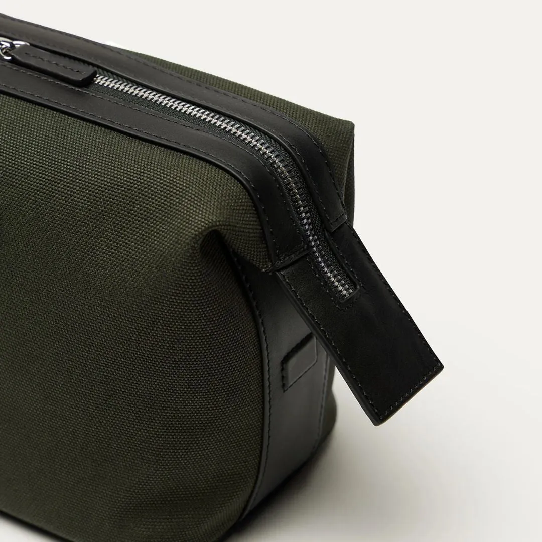 Kenyatta Canvas Toiletry Bag (Green)