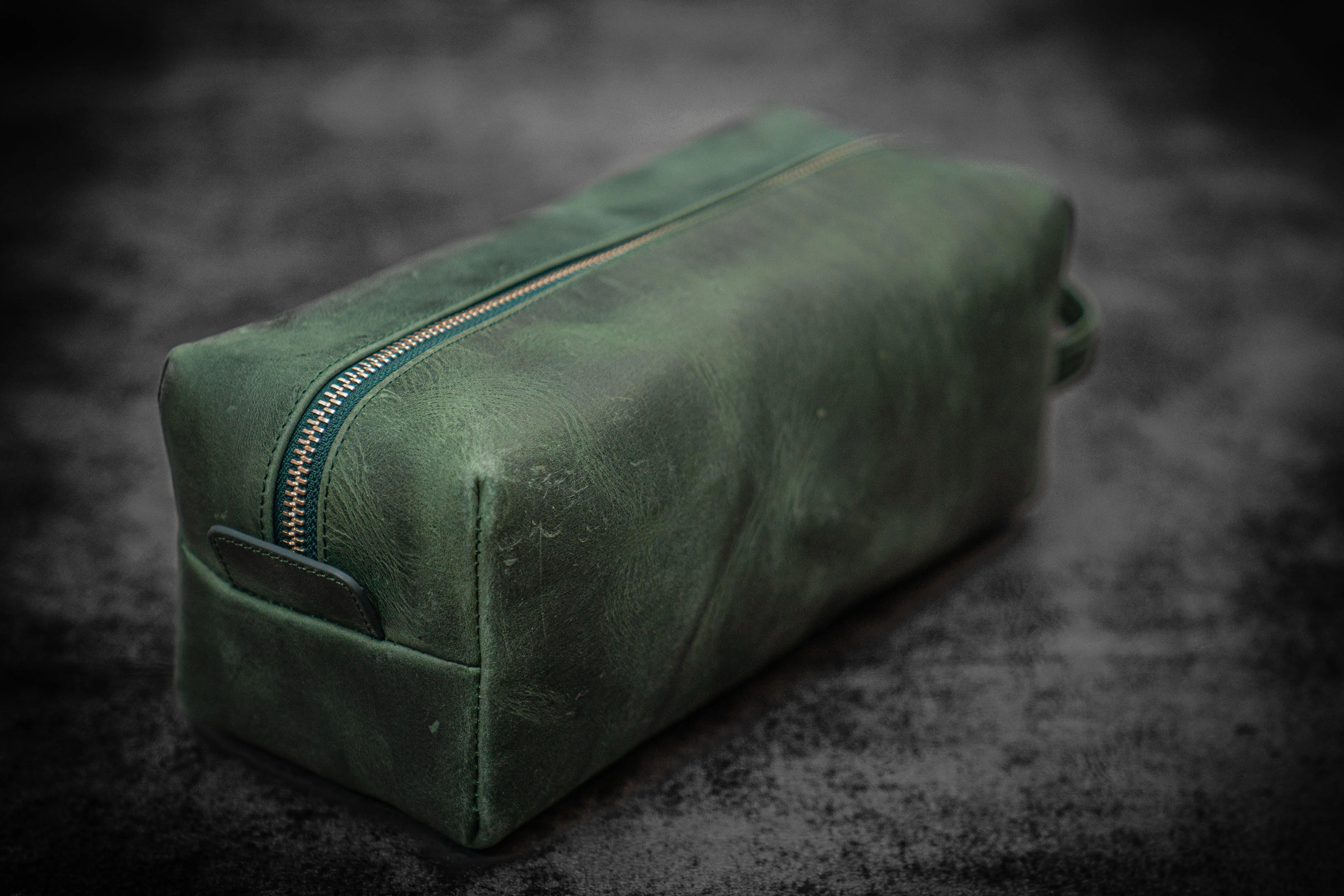 Leather Classic Dopp Kit & Travel Toiletry Bag - Crazy Horse Forest Green