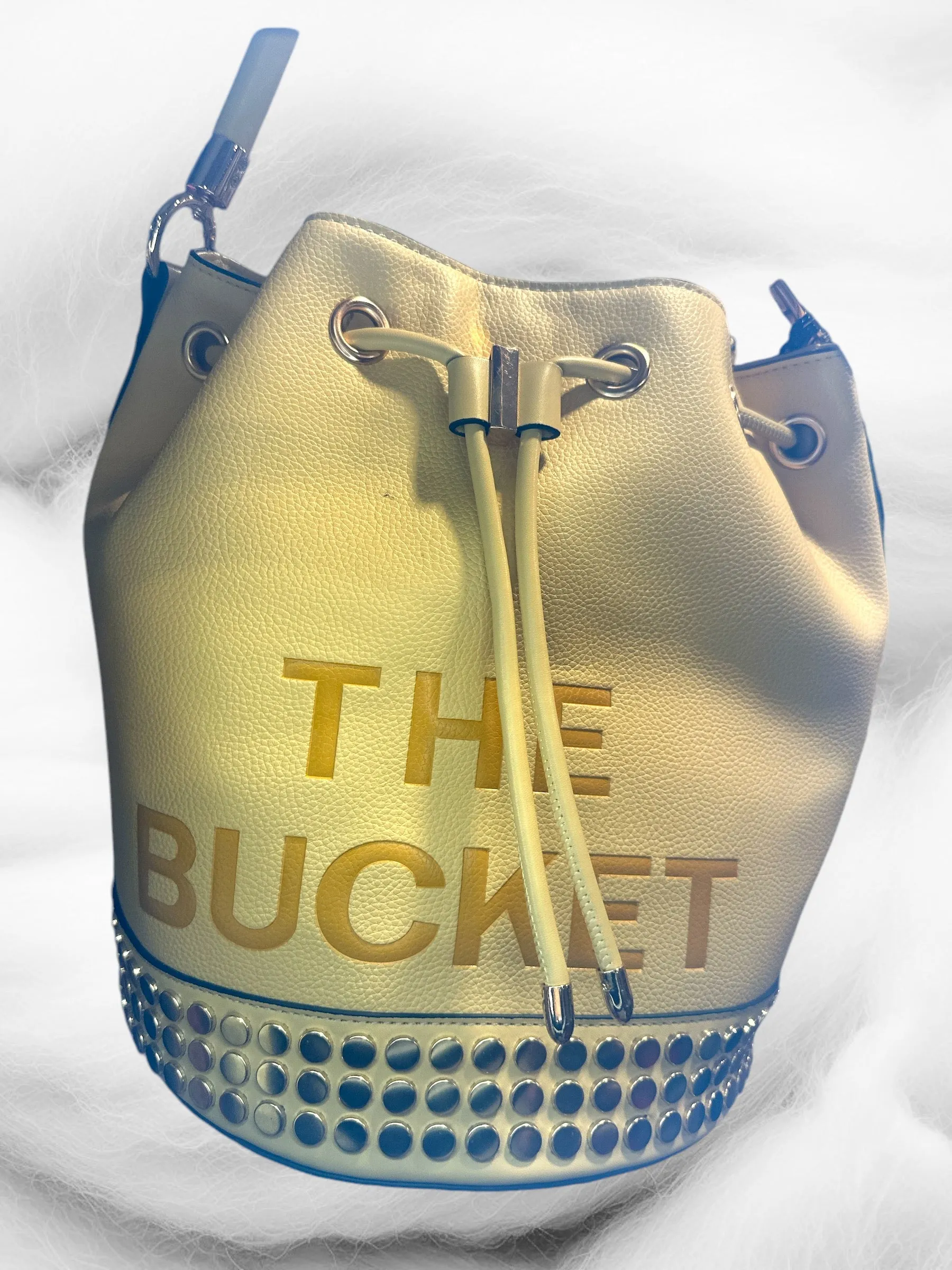 Studded bucket