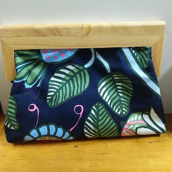 YELLOWBIRD FABRIC CLUTCH BAG NATURAL FRAME 2