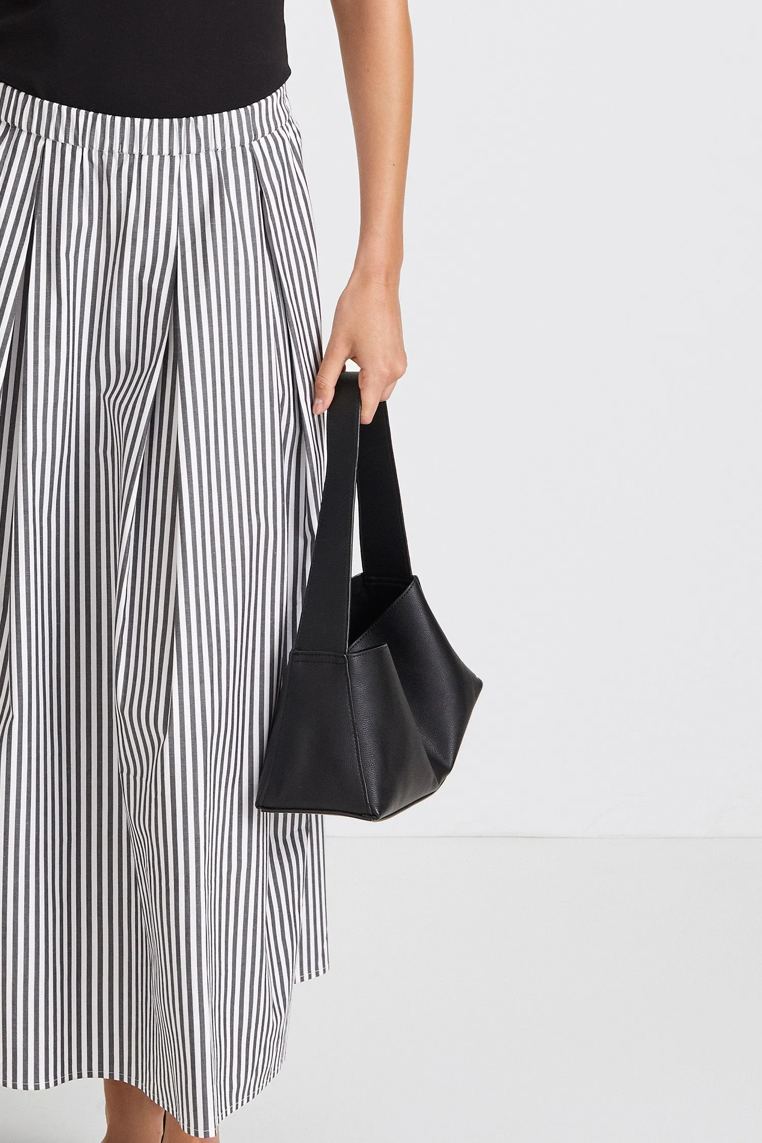 YOSEF BAG - BLACK STRUCTURED